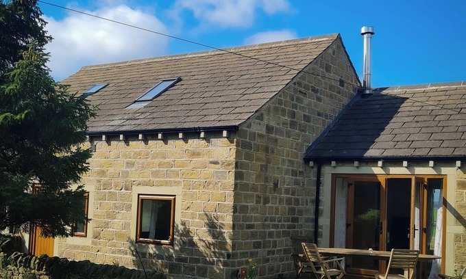 Hoylandswaine Cottage | Hartcliffe Retreat - Relaxing Holiday Cottage on the Edge of Peak District