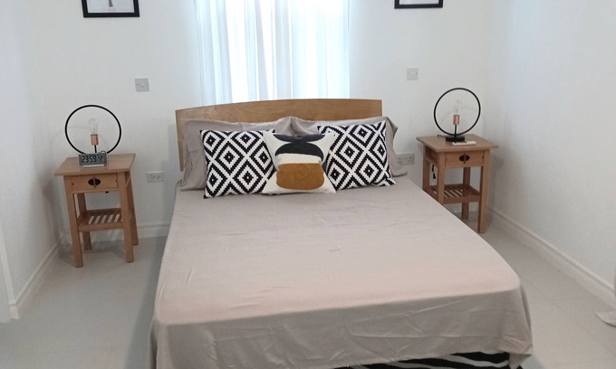 Saint Matthias House | Hastings House – Pool, Walk to the beach!