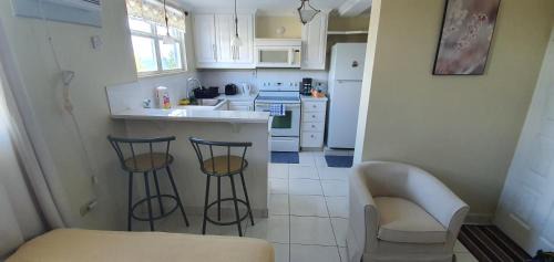 Hastings Apartment | Hastings Towers 4D - Studio Apt Opp Beach