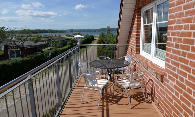 Ostseebad Baabe Apartment | Haus am Deich- Feriendomizil mit Balkon - Feriendomizil mit Balkon