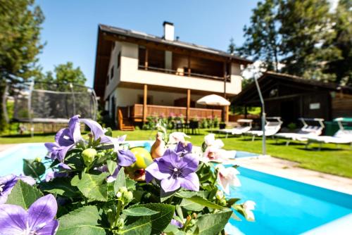 Siusi Apartment | Haus Bergfrieden Seiser Alm Bahn