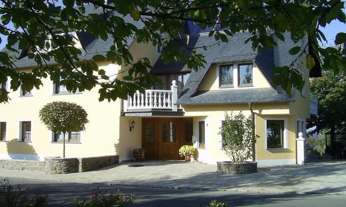 Olmscheid Apartment | Haus Maria