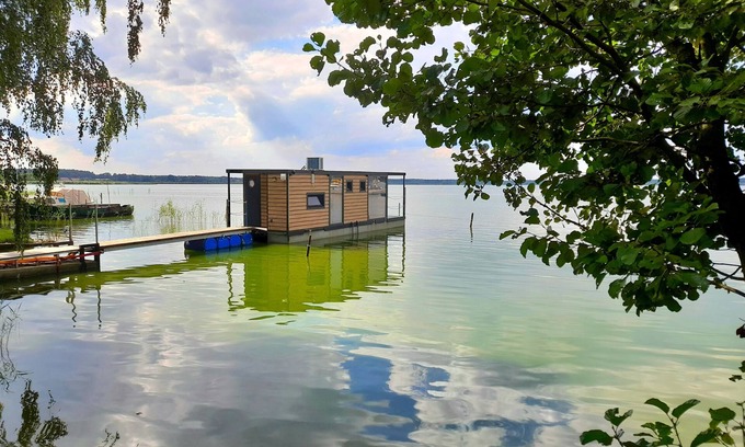 Luckow Boat Rental | Hausboot am See