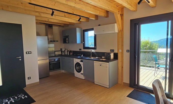 Queyrieres Ski Chalet | Hauts Gites du Meygal: 3 gîtes for 24 people :Reservations only on request