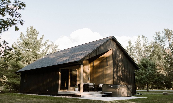 New Lisbon House | Haven+Hyde: Charming 2-bd, 1 bath w/HOT TUB in Castle Rock Lake, WI