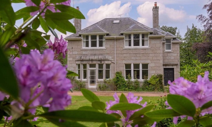 Aboyne House | Haven Retreat Scotland - Beautiful large house, idyllic woodland garden.