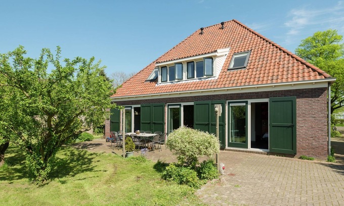 Neck House | Haven with Garden & Comfort