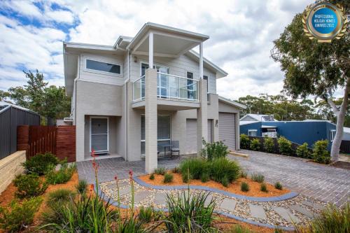 Callala Beach House | Havenwood - Pet Friendly - Spa & Community Pool