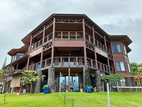 Paukaa Bed & Breakfast | Hawaii Magic Skies Farmstay