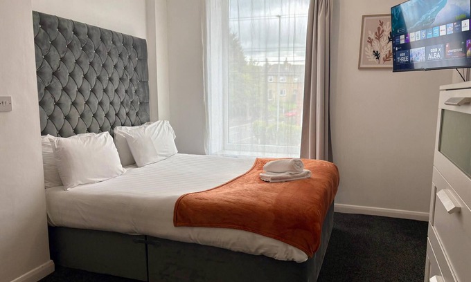 Kirkheaton Apartment | Hay Living at DealHouse Stylish Apartment