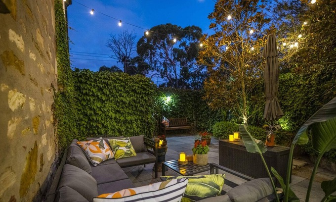 Hay Valley House | Hay Valley Chapel & Cemetery BNB