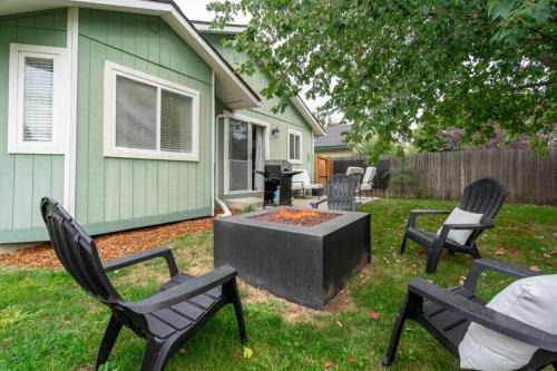 Coeur d'Alene House | Hayden Downtown, Near Triple Play