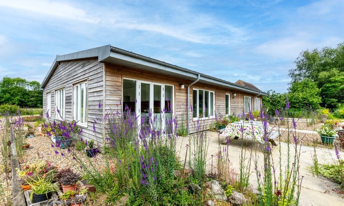 Etchinghill House | Hazel Barn - Two Bedroom House, Sleeps 4