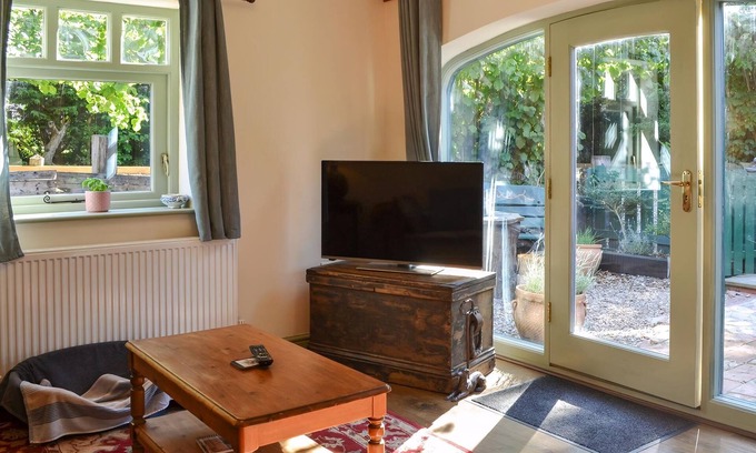 Storwood Cottage | Hazels Cottage - UK40198