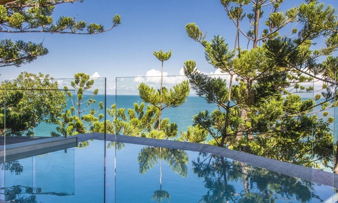 Picnic Bay House | Headland House, Nobby Headland