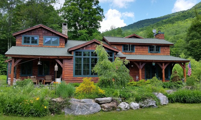 Dorset House | Headwaters-Very secluded, quiet, mountain views, babbling brook, country living.