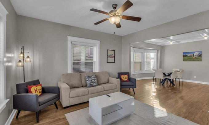 South Hyde Park Apartment | Heart of America - Kansas City
