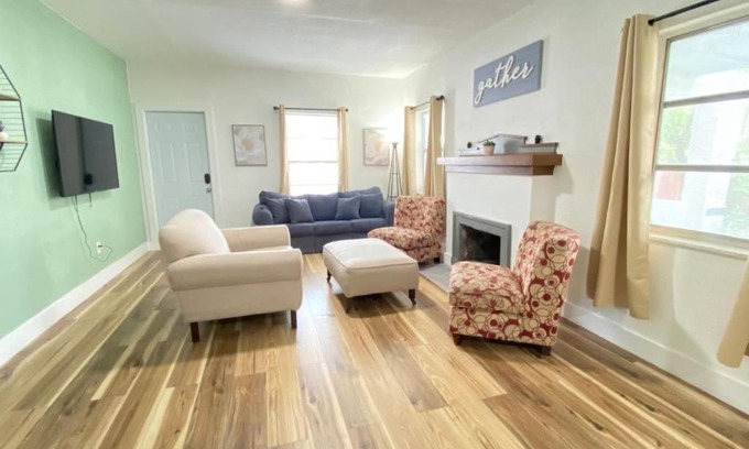 Little Havana House | Heart of Miami sleeps 10 near Little Havana Beaches