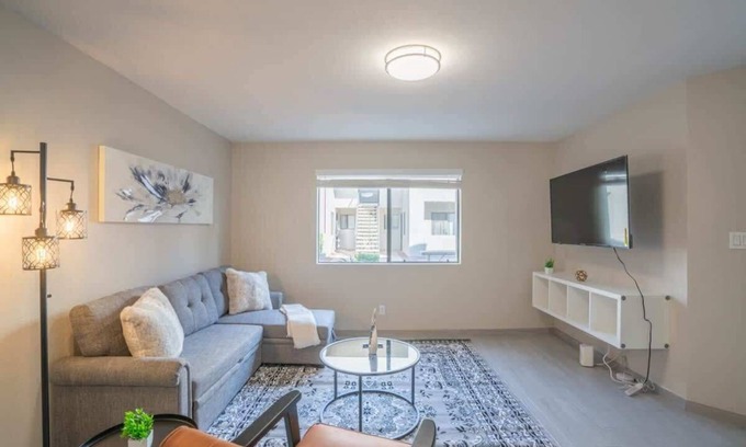 Cox Heights Apartment | Heart of Scottsdale | Pool, Gym, Balcony & Parking