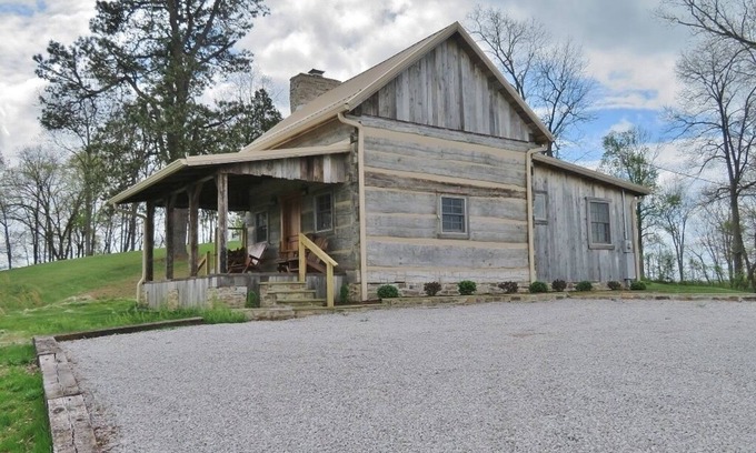 Clendenin Cabin | Heart Pine Cabin: Quaint and intimate cabin with a gorgeous view