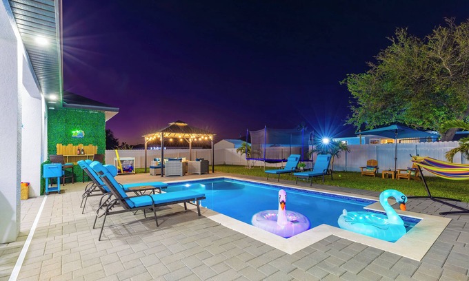 Mariner House | Heated Pool + Modern 4 BR Home — Ultimate Comfort in Cape Coral with AC