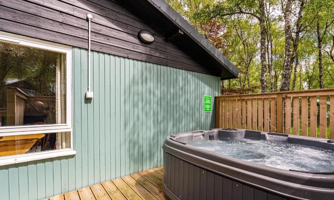 East Lewiston Apartment | Heather Lodge 3 with Hot Tub
