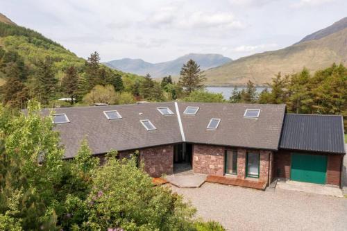 Leenane Apartment | Heather Lodge with Sea and Mountain Views