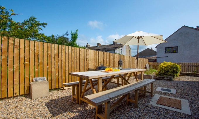 Leyburn House | Heathlands - Two Bedroom House, Sleeps 4