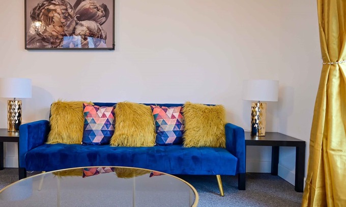 George Green Apartment | Heathrow Heights Serviced Apt-FREE Secured Parking