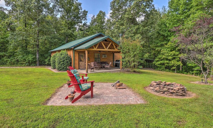Heber Springs Cabin | Heavenly Heber Springs Hideaway: Fish & Hike!