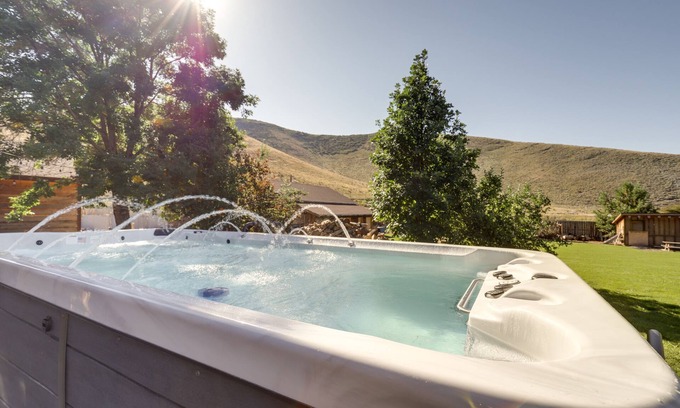 Charleston House | Heber City Home: Private Yard & Hot Tub!