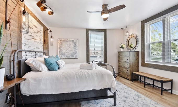 Heber House | Heber Cutie, Pet-Friendly, HotTub, Downtown!