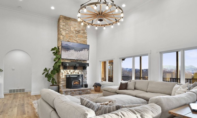 Park City House | Heber Luxury Home, Sleeps 20, Adventure Base or Family Reunion, Arctic Spa!