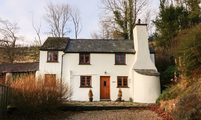 Wheddon Cross Cottage | HEDGEHOG COTTAGE, pet friendly, with open fire in Wheddon Cross