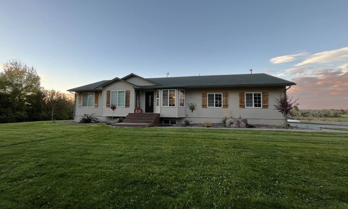 Rigby House | Heise Hot Springs Gathering Place sleeps 30+ w/Hot tub