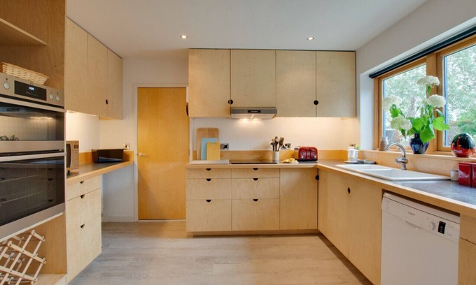 Weybourne House | Helgon Lodge - Three Bedroom House, Sleeps 6