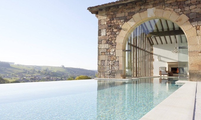 Puente Viesgo Hotel | Helguera Palacio Boutique & Antique