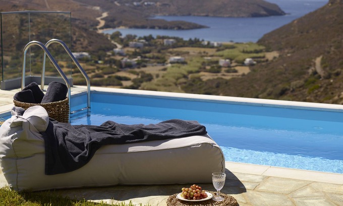Kato Fellos Villa | Heliades Suite with private pool
