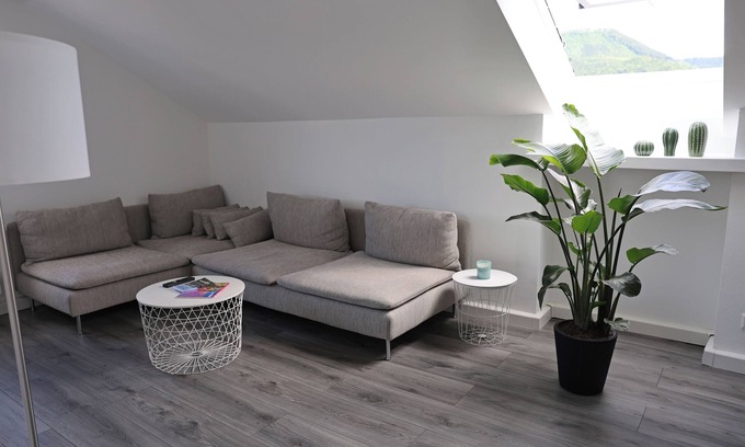 Bissingen an der Teck Apartment | Helle und Moderne Wohnung