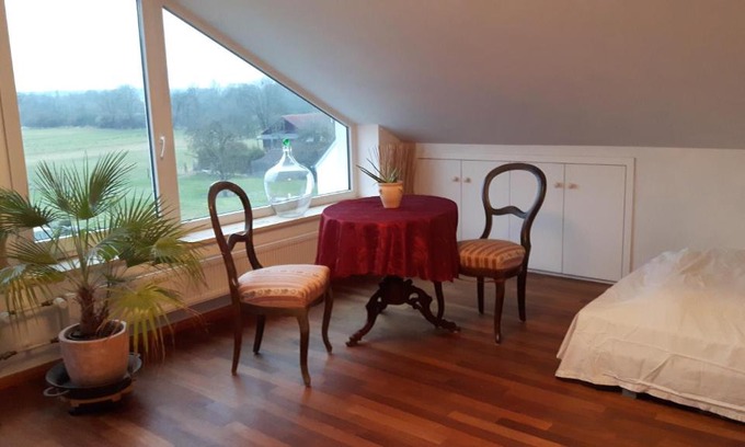 Allershausen House | helles Dachstudio