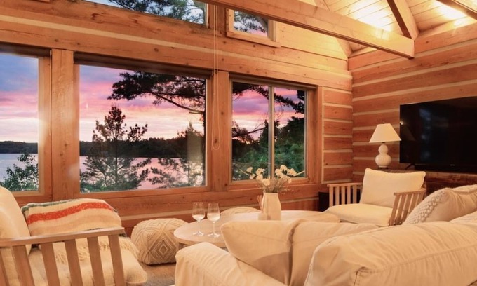 Seguin Cottage | Hemlock Hideaway Waterfront, Games Room, Hot Tub