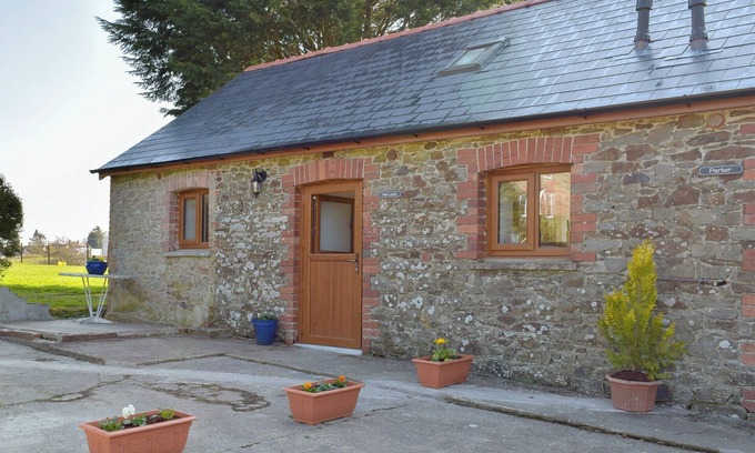 Llanybydder Cottage | Hen Llaeth - UK11209