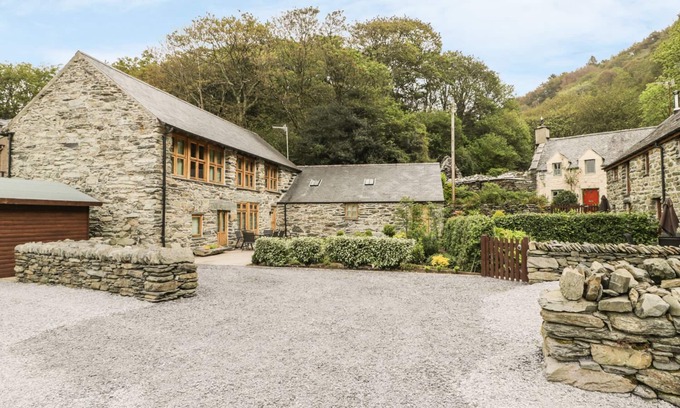 Fairbourne Cottage | HENDOLL BARN, pet friendly, luxury holiday cottage in Fairbourne