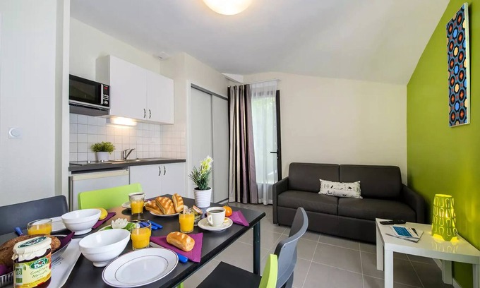 Clisson Villa | Henri IV Gîtes Village * - Ternélia - Cottage 6 People