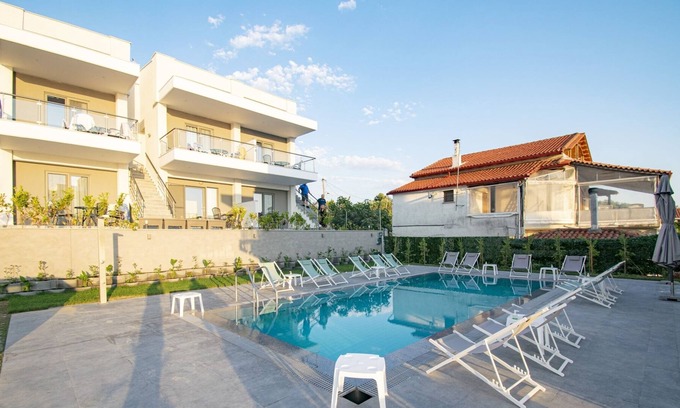 Nea Iraklia House | Heraclea Luxury Suites Maisonette 28 by Travel Pro Services - Heraklia Halkidiki