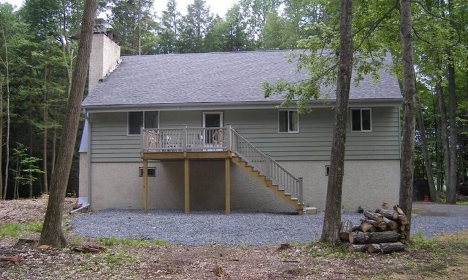Sweet Valley House | Herbies Hideaway A Unique Getaway Just 4 Miles From Rickett's Glen State Park.