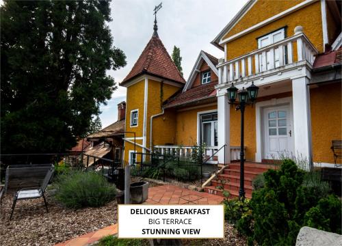 Ormoz Villa | Herga Wine Estate - Old lady - Holiday Home