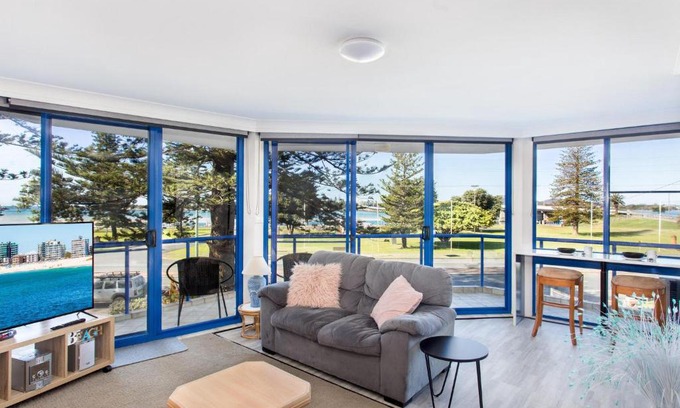 Tuncurry Apartment | Heritage 202
