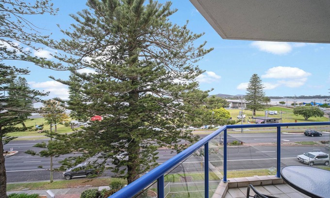 Tuncurry Apartment | Heritage 402 Sunny Ocean and Lake Views