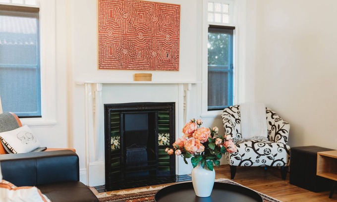 Orange House | Heritage cottage | Central, quiet & pets welcome